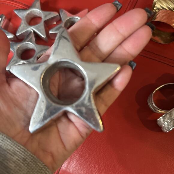 Set of 8 Star-Shaped Aluminum Napkin Rings – Made in Mexico - Picture 3 of 5